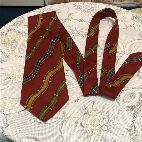 Men’s Tie XMI Signature Tie Classic Red and Green Striped All Silk from Italy - Picture 4 of 6